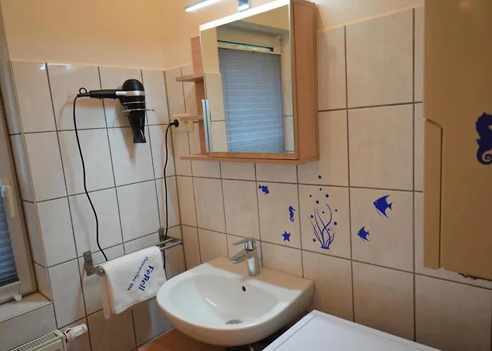 Ostseewellen Ii Haushaelfte * Stahlbrode